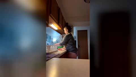 Linnys Palace online show from March 13, 7:15 pm