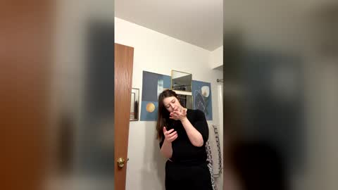 Linnys Palace online show from March 17, 4:22 pm