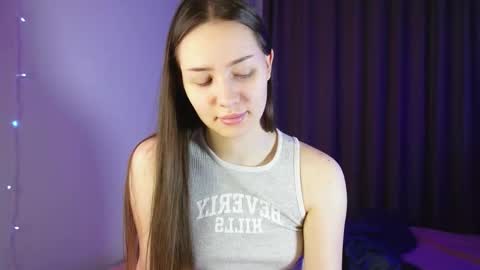 Ella online show from March 8, 4:05 am