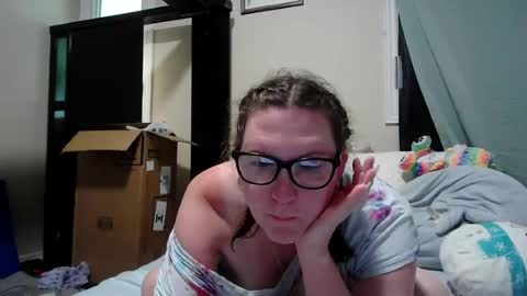 fuzzypeaches87 online show from July 17, 9:18 pm
