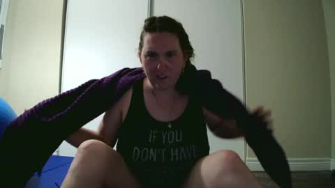 fuzzypeaches87 online show from July 5, 12:50 am