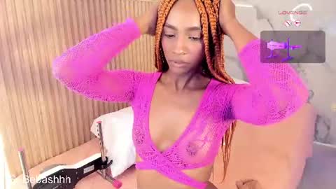   Independent model online show from July 19, 5:26 pm