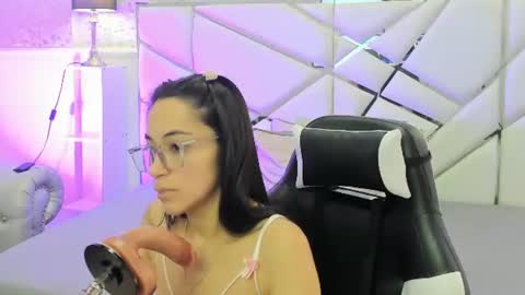 gabbieskinny online show from June 15, 3:12 pm