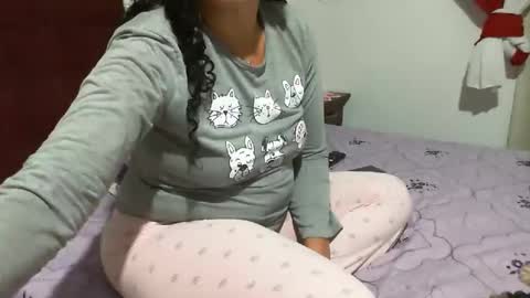 gaby  layla online show from May 3, 11:52 pm