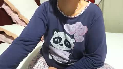 gaby  layla online show from May 8, 5:49 pm