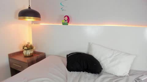 Snapshot of gabriella_luv chatting on October 15, 1:57 pm gabriella_luv online show from October 15, 1:57 pm