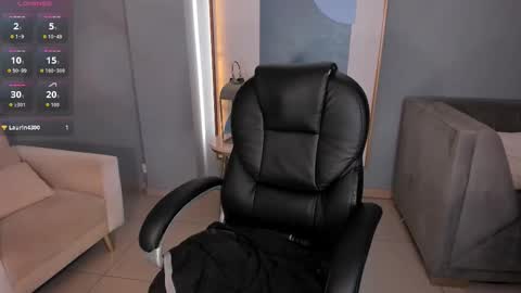 Gabriella Lee online show from September 19, 3:27 am