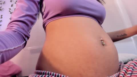 Snapshot of gabrielle_steele chatting on December 20, 7:17 pm online show from December 20, 7:17 pm