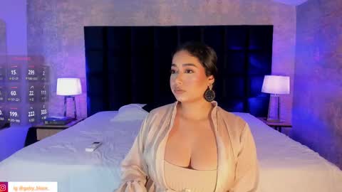 Snapshot of gaby_blaze chatting on February 24, 8:03 pm Gaby Blaze online show from February 24, 8:03 pm