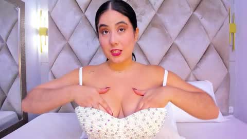 Gaby  online show from January 15, 12:00 pm