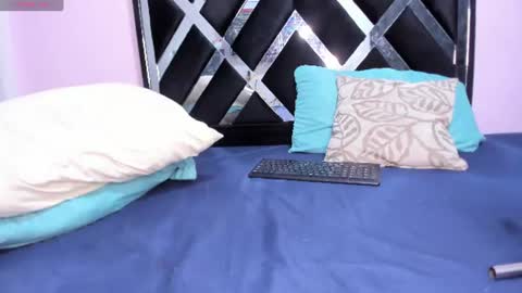 gabyyjones online show from June 25, 5:12 am