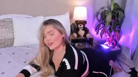 Gaia Baker  online show from July 27, 3:42 pm