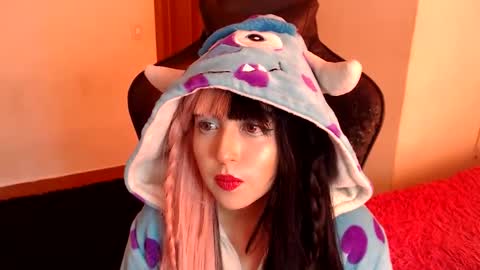 Kate 3 online show from June 6, 7:09 pm