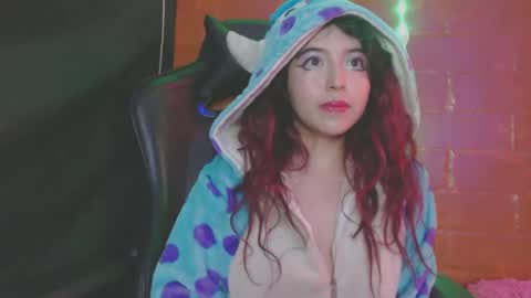 Kate 3 online show from January 2, 7:07 pm