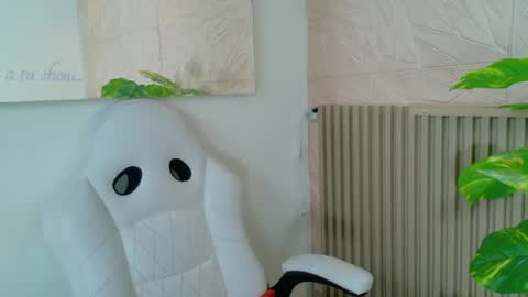 gaviluc_ online show from June 26, 12:39 pm