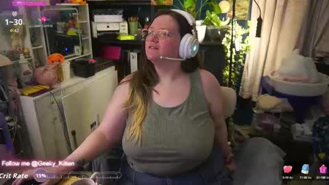 Snapshot of geeky_kitten chatting on October 5, 9:58 am Geeky Kitten Leina - online show from October 5, 9:58 am