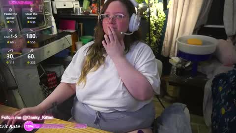 Snapshot of geeky_kitten chatting on September 25, 6:45 am Geeky Kitten Leina - online show from September 25, 6:45 am