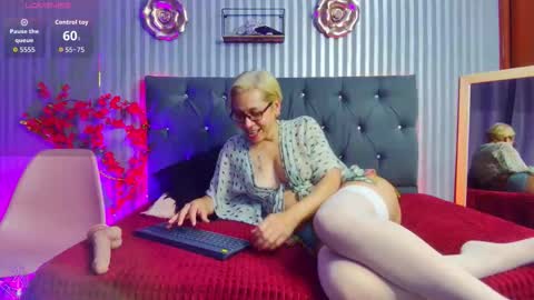 geminis_milf online show from November 20, 8:43 pm