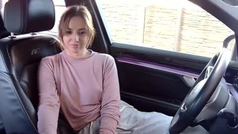 Melissa online show from April 25, 10:18 am