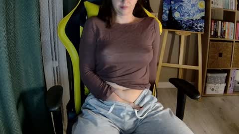 Melissa online show from December 1, 2:53 pm