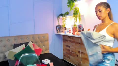 Snapshot of georgina_coule chatting on January 28, 12:11 pm Georgina Coule online show from January 28, 12:11 pm