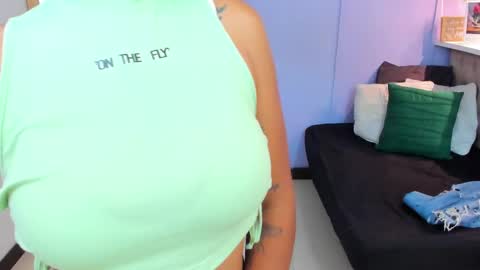 Snapshot of georgina_coule chatting on February 26, 12:05 pm Georgina Coule online show from February 26, 12:05 pm