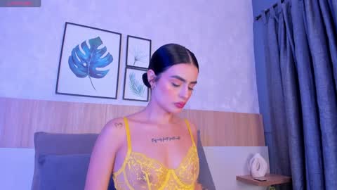 Snapshot of georginna_sins chatting on December 7, 7:21 pm Kendal online show from December 7, 7:21 pm
