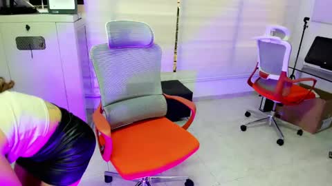 geralfernandez online show from April 30, 8:47 pm
