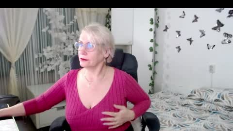 Ghertrudequeen online show from April 28, 3:43 am