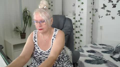 Ghertrudequeen online show from July 25, 5:03 am