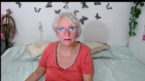 Snapshot of ghertrudequeen chatting on September 11, 3:29 am Ghertrudequeen online show from September 11, 3:29 am