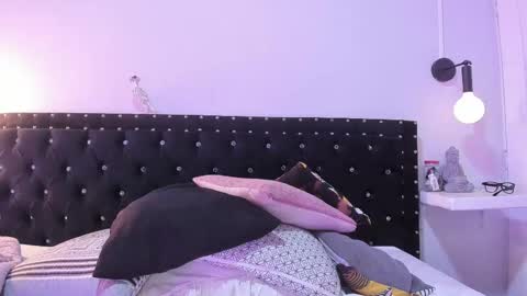 Allison  online show from February 20, 8:20 pm