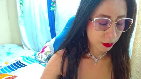 Gia  online show from November 10, 9:54 pm