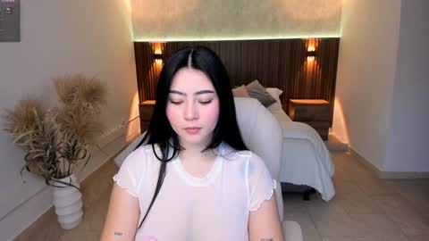 Gia lowry online show from February 7, 3:02 am