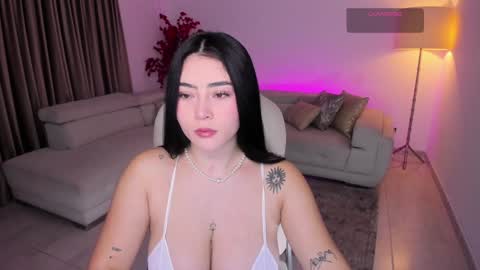 Gia lowry online show from December 11, 11:19 am