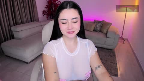 Gia lowry online show from December 10, 11:22 am