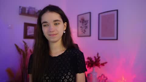 Gia Paige18 online show from December 2, 2:19 pm