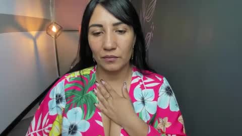 Snapshot of giafox_ chatting on January 14, 1:49 pm G I A FOX online show from January 14, 1:49 pm