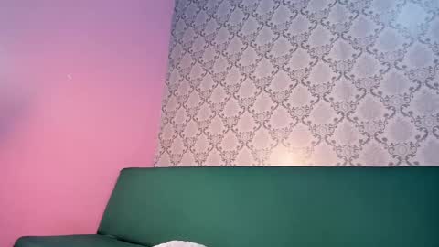 giannasue online show from February 23, 4:01 am