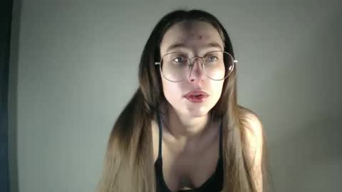 Gigi online show from January 28, 4:08 am