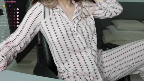 Snapshot of gigihadd chatting on January 21, 11:46 am gigihadd online show from January 21, 11:46 am