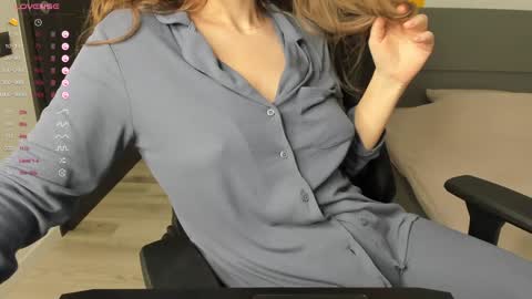 Snapshot of gigihadd chatting on December 9, 8:54 pm gigihadd online show from December 9, 8:54 pm