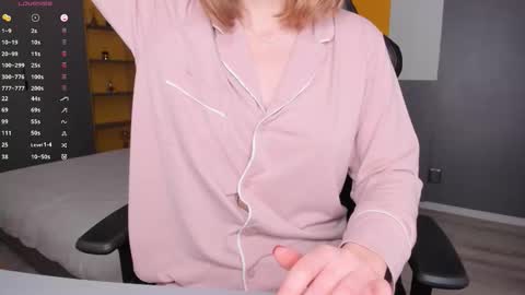 gigihadd online show from February 24, 5:55 pm