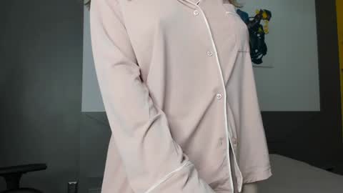 Snapshot of gigihadd chatting on December 10, 1:55 pm gigihadd online show from December 10, 1:55 pm