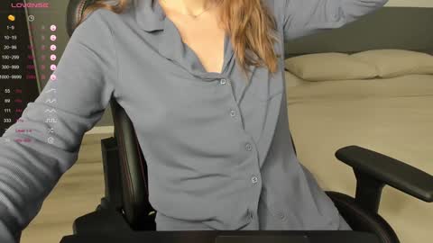 Snapshot of gigihadd chatting on December 8, 11:57 am gigihadd online show from December 8, 11:57 am