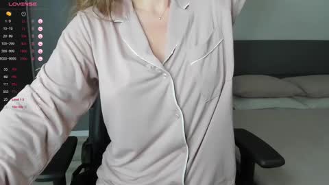 Snapshot of gigihadd chatting on February 26, 3:54 pm gigihadd online show from February 26, 3:54 pm