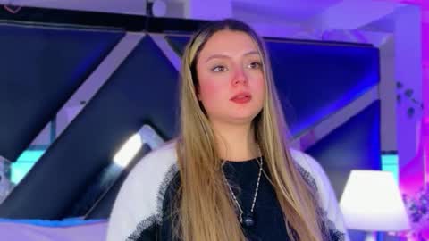 Giigii online show from March 18, 10:15 pm