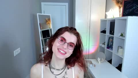 Snapshot of gin_yoon chatting on January 27, 6:19 am Gin online show from January 27, 6:19 am