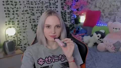 Gina online show from June 18, 4:03 am
