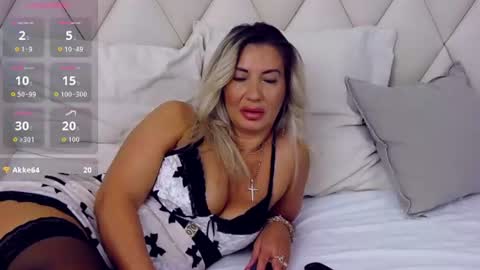 Gina online show from July 3, 6:25 pm